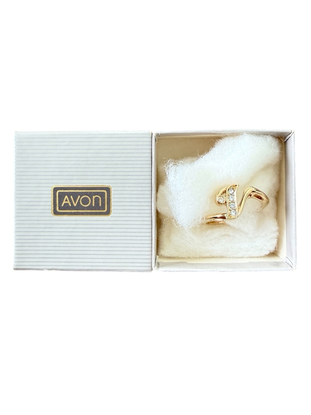 Vintage 1984 Avon Initial V Ring Simulated Diamond Gold Tone Size 9 NIB NOS